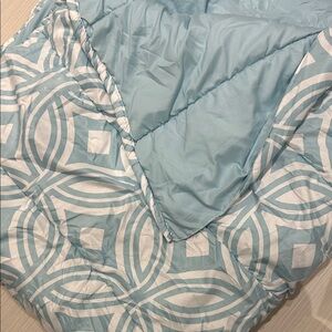 Stylish Sky Blue and White Comforter